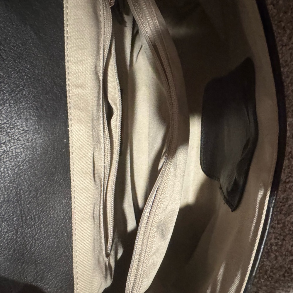 Valentino Black Quilted Shoulder Bag - Picture 4 of 5